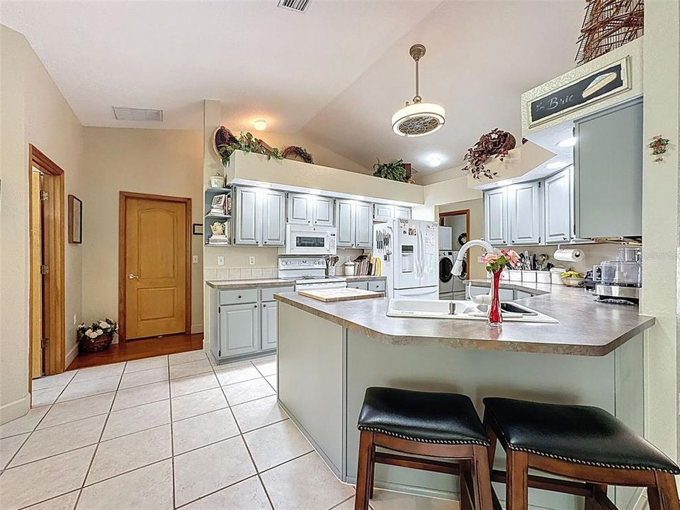 На продажу: $399,000 (3 спален, 2 ванн, 1781 Квадратных фут)