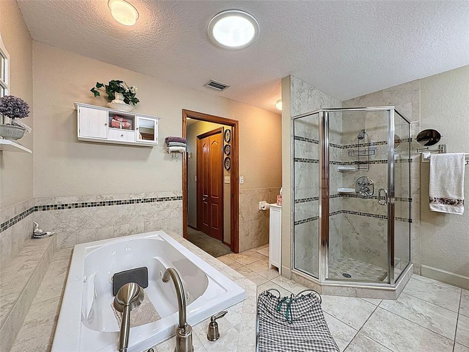 На продажу: $399,000 (3 спален, 2 ванн, 1781 Квадратных фут)