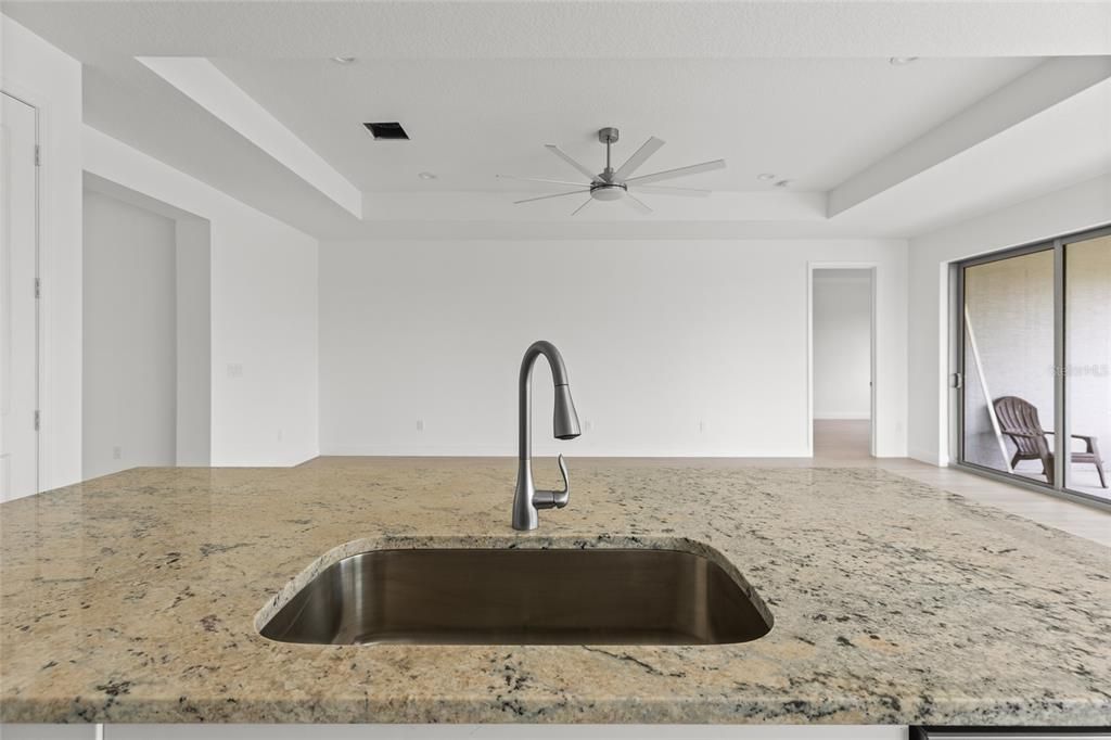 На продажу: $524,900 (4 спален, 2 ванн, 2111 Квадратных фут)