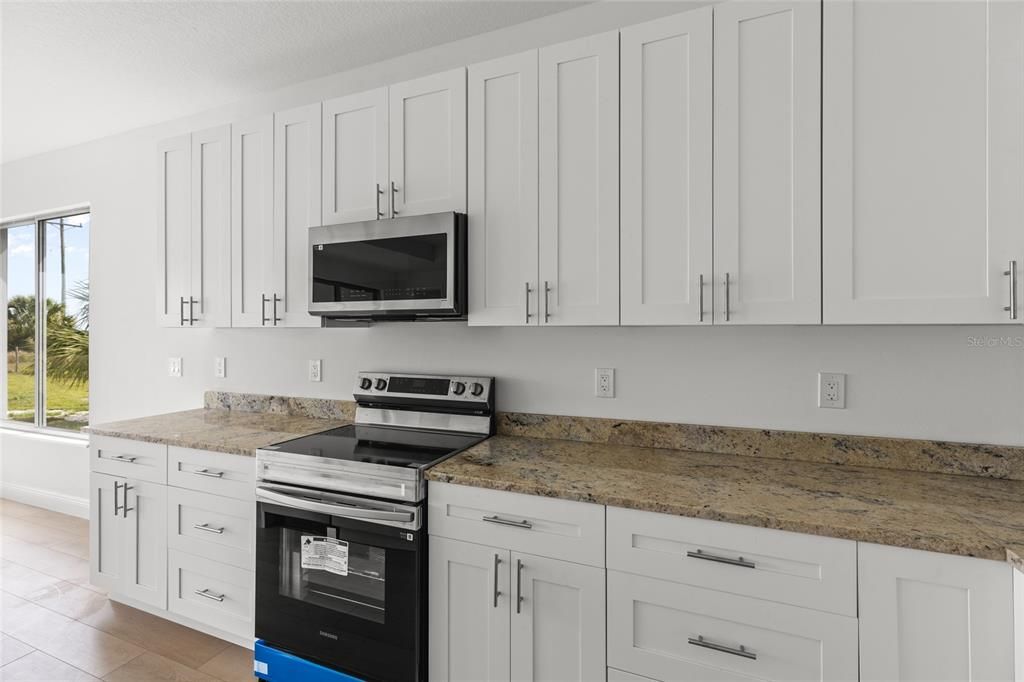 На продажу: $524,900 (4 спален, 2 ванн, 2111 Квадратных фут)