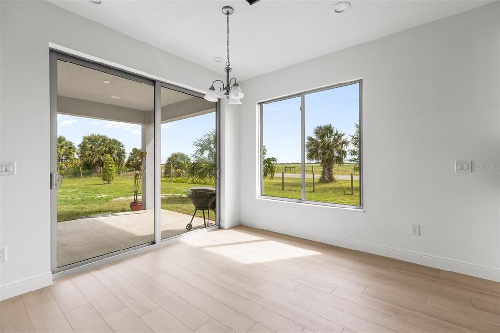 На продажу: $524,900 (4 спален, 2 ванн, 2111 Квадратных фут)