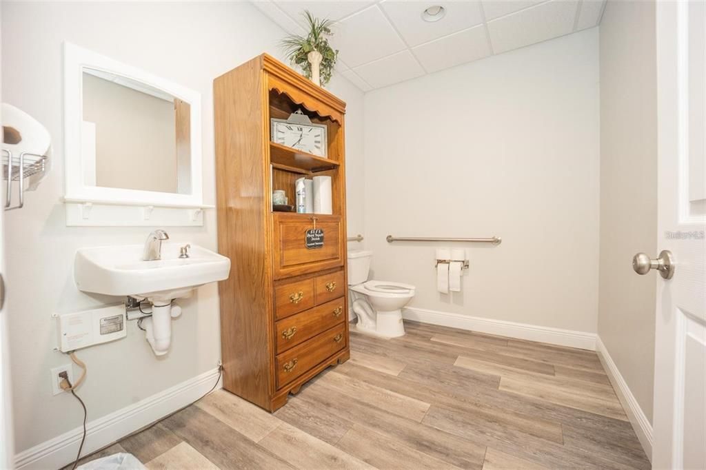 Active With Contract: $1,950,000 (0 beds, 0 baths, 9629 Square Feet)