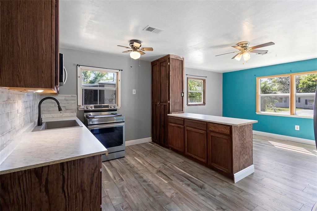 En Venta: $210,000 (2 camas, 2 baños, 1564 Pies cuadrados)