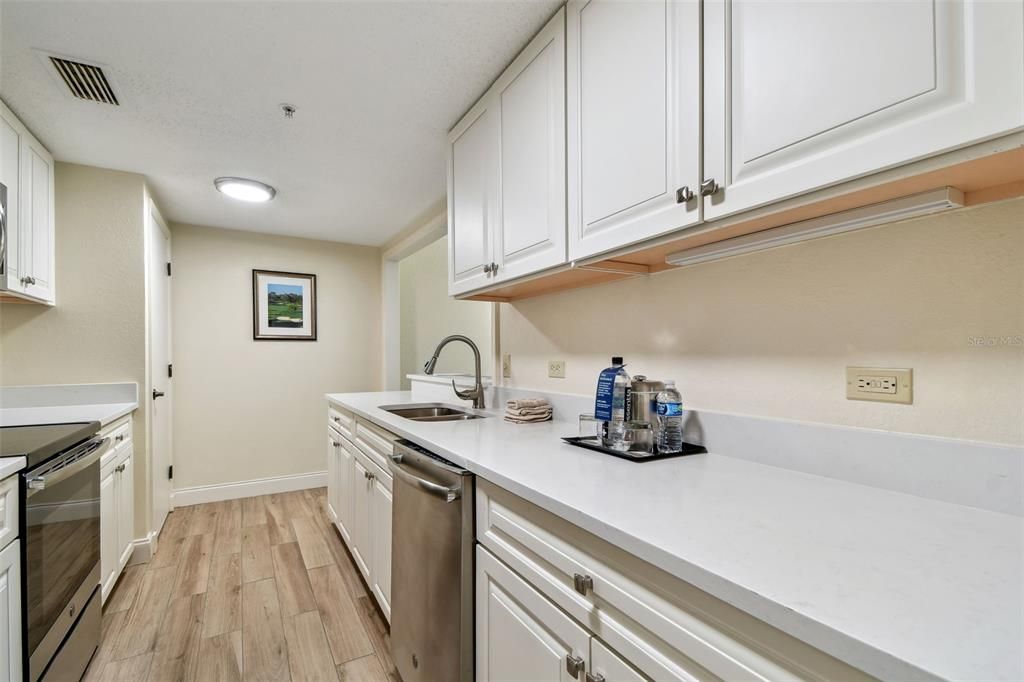 For Sale: $404,900 (2 beds, 2 baths, 1210 Square Feet)