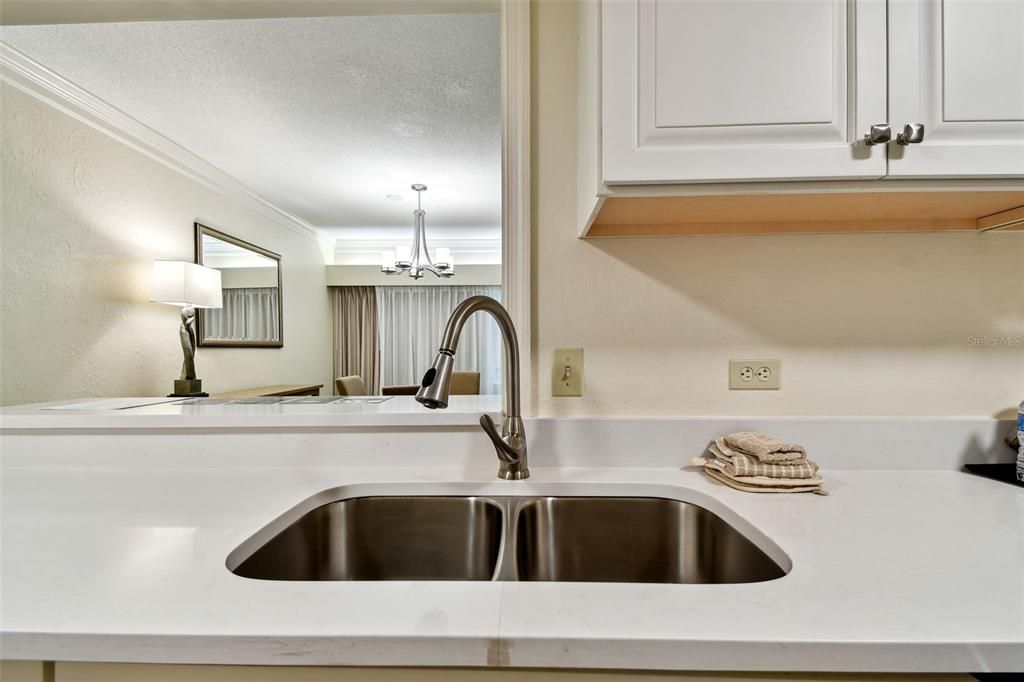 For Sale: $404,900 (2 beds, 2 baths, 1210 Square Feet)