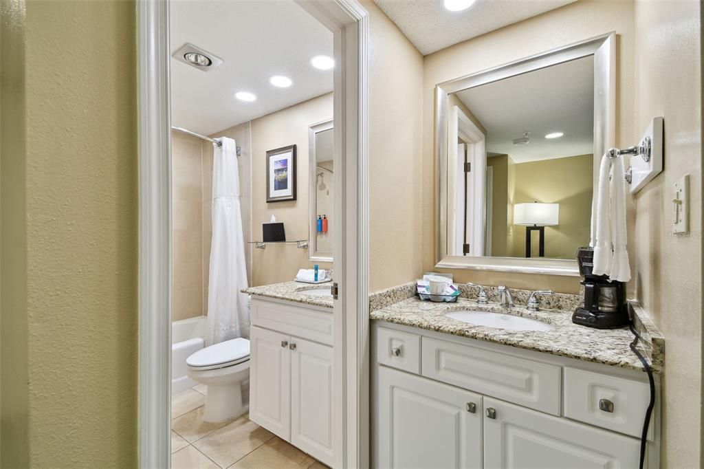 For Sale: $404,900 (2 beds, 2 baths, 1210 Square Feet)