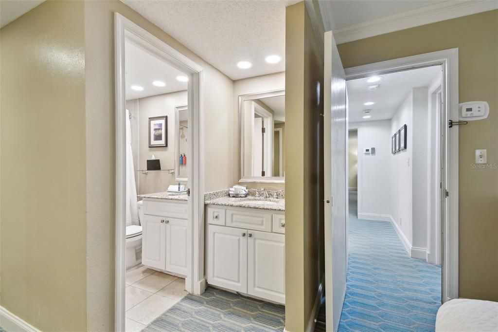 For Sale: $404,900 (2 beds, 2 baths, 1210 Square Feet)