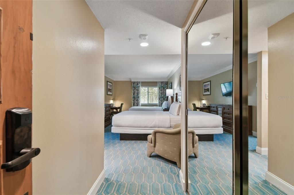 For Sale: $404,900 (2 beds, 2 baths, 1210 Square Feet)