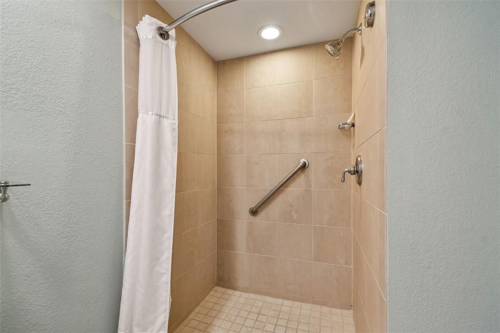 For Sale: $404,900 (2 beds, 2 baths, 1210 Square Feet)