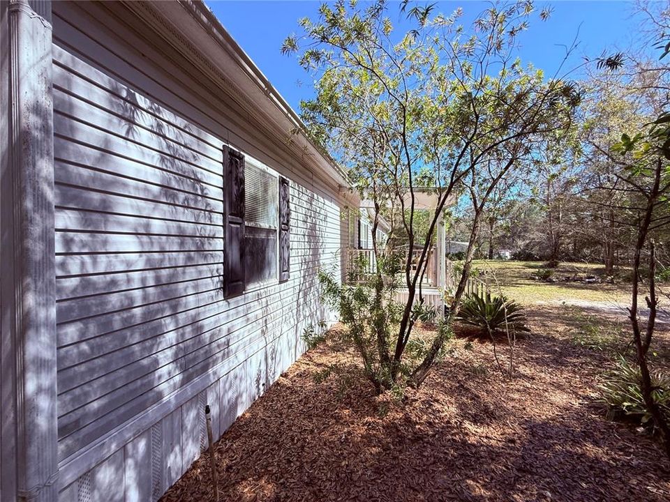 Под контрактом: $210,000 (4 спален, 2 ванн, 2152 Квадратных фут)