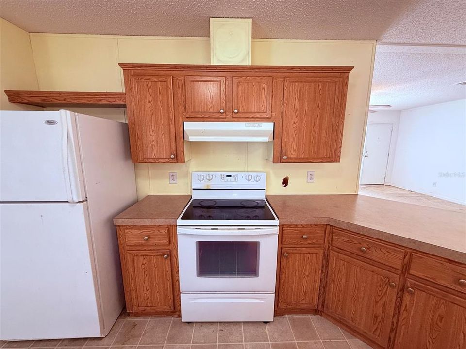 Под контрактом: $210,000 (4 спален, 2 ванн, 2152 Квадратных фут)