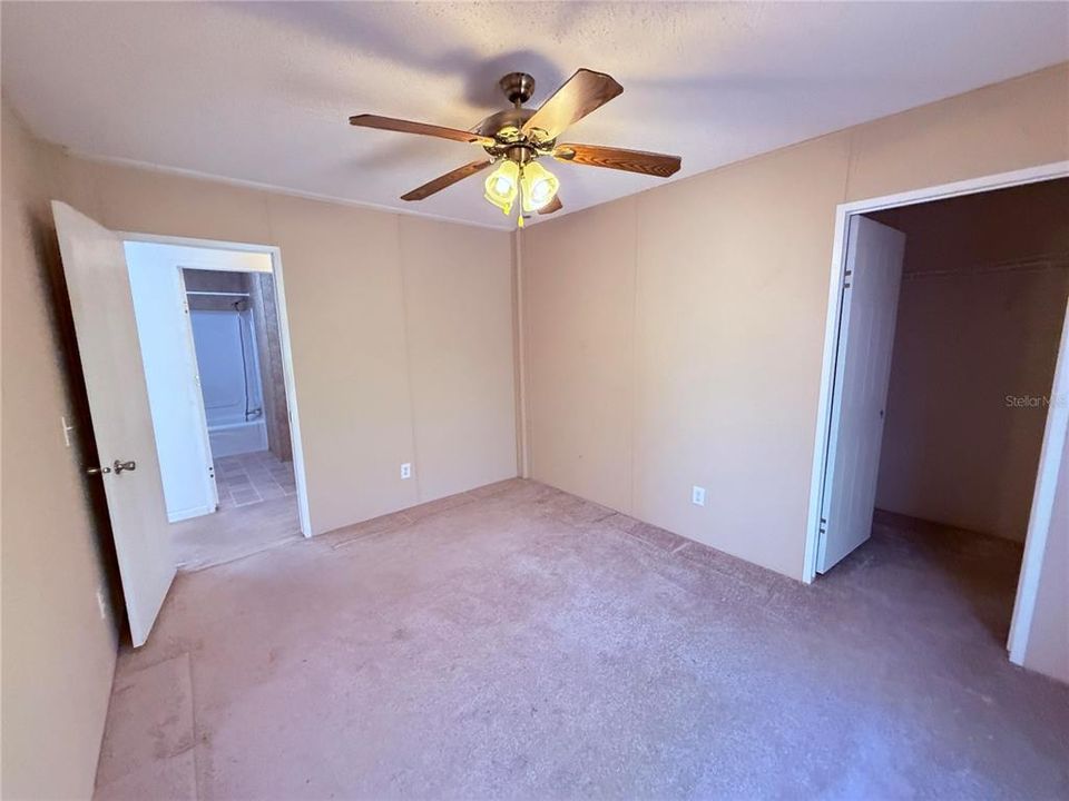 Под контрактом: $210,000 (4 спален, 2 ванн, 2152 Квадратных фут)