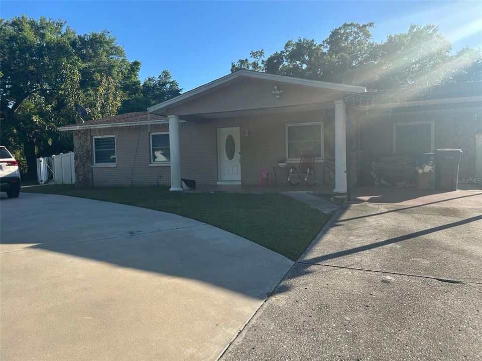 Recently Sold: $340,000 (3 beds, 1 baths, 1372 Square Feet)