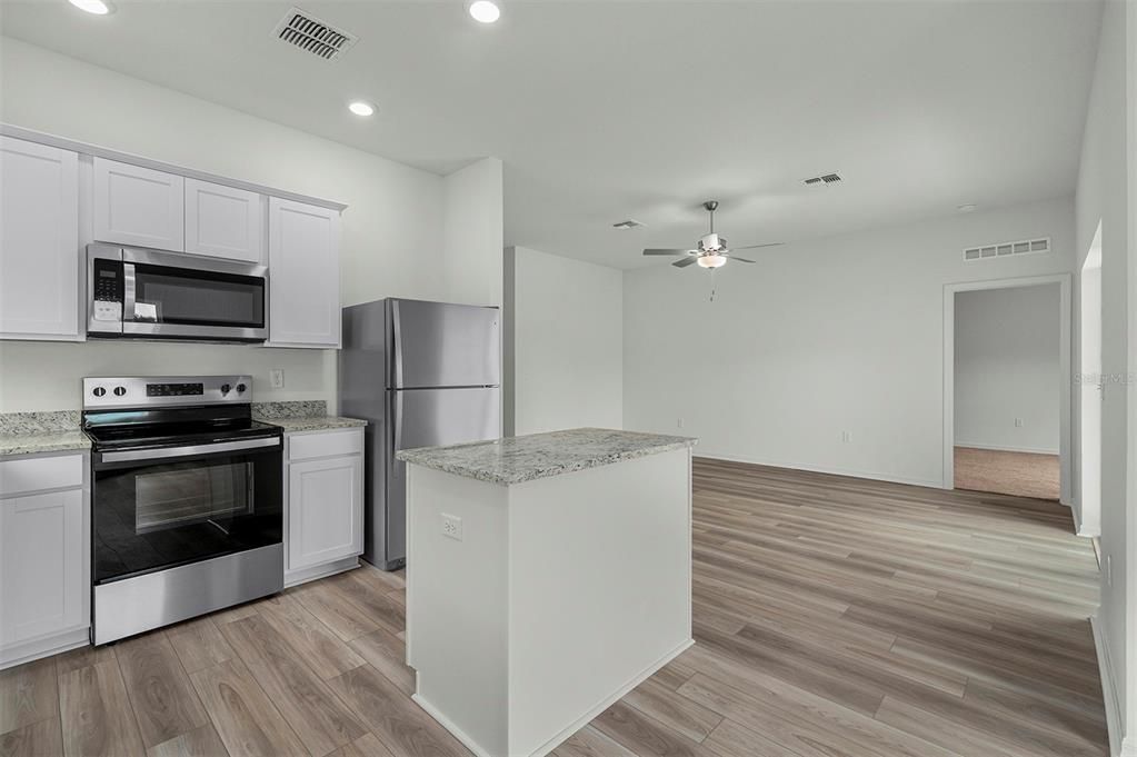 En Venta: $352,900 (3 camas, 2 baños, 1401 Pies cuadrados)