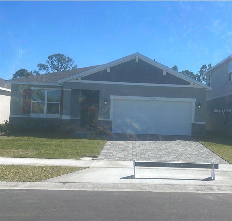 Recently Sold: $460,335 (4 beds, 3 baths, 2001 Square Feet)