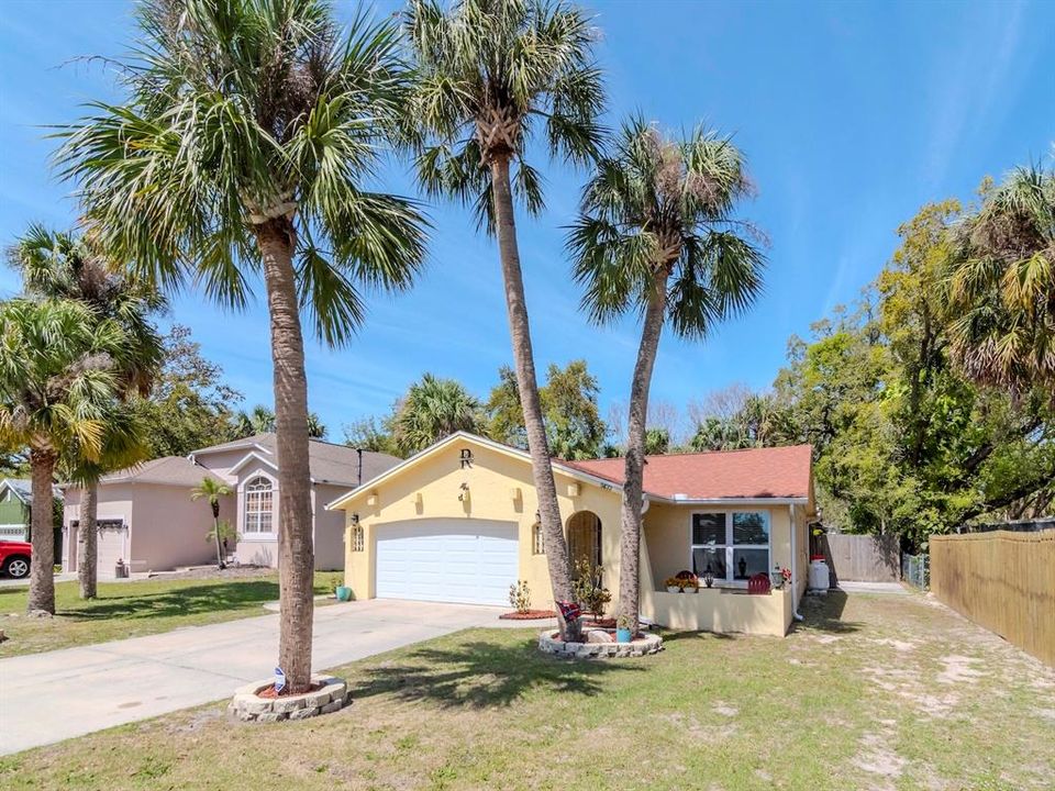 Recently Sold: $298,250 (3 beds, 2 baths, 1456 Square Feet)