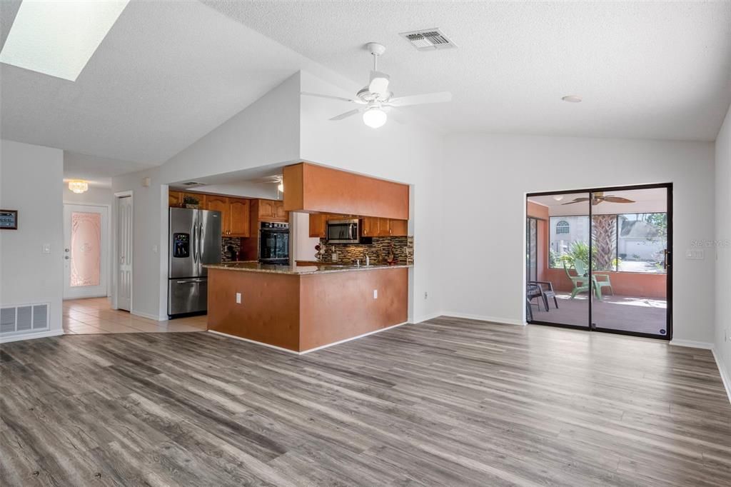 Active With Contract: $337,900 (4 beds, 2 baths, 2141 Square Feet)