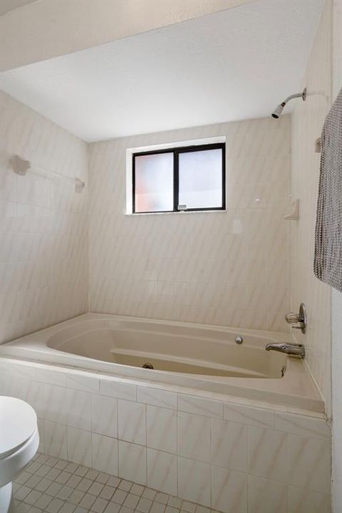 Active With Contract: $337,900 (4 beds, 2 baths, 2141 Square Feet)