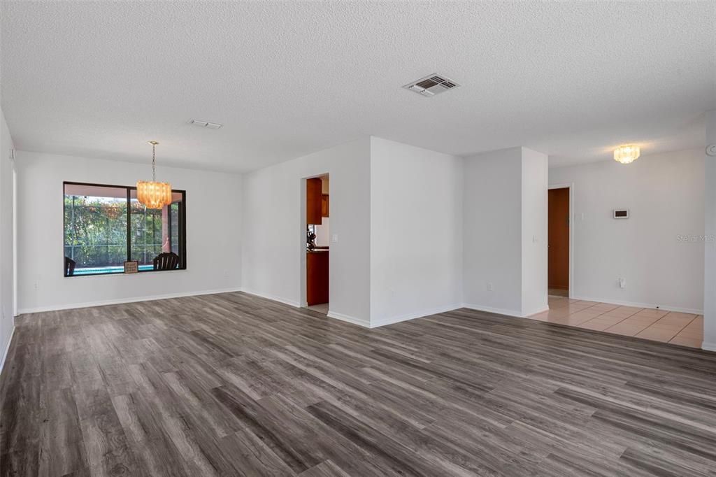 Active With Contract: $337,900 (4 beds, 2 baths, 2141 Square Feet)