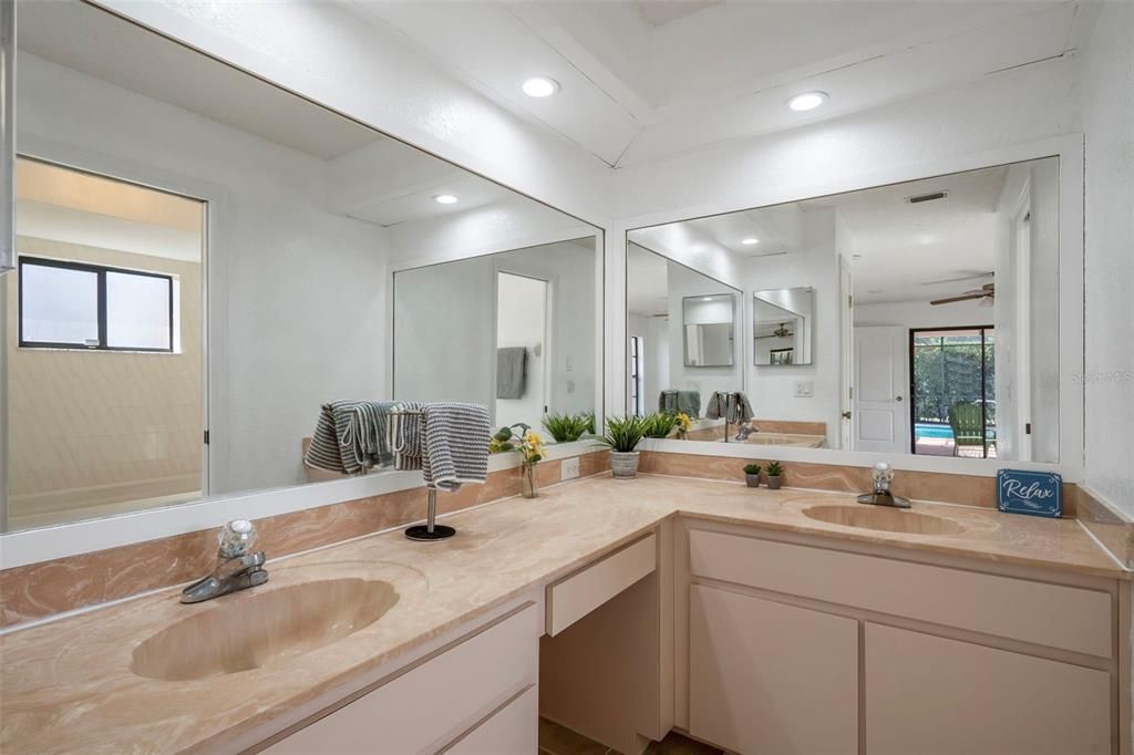 Active With Contract: $337,900 (4 beds, 2 baths, 2141 Square Feet)