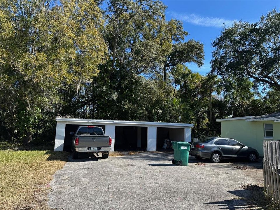 Под контрактом: $284,900 (4 спален, 3 ванн, 2103 Квадратных фут)