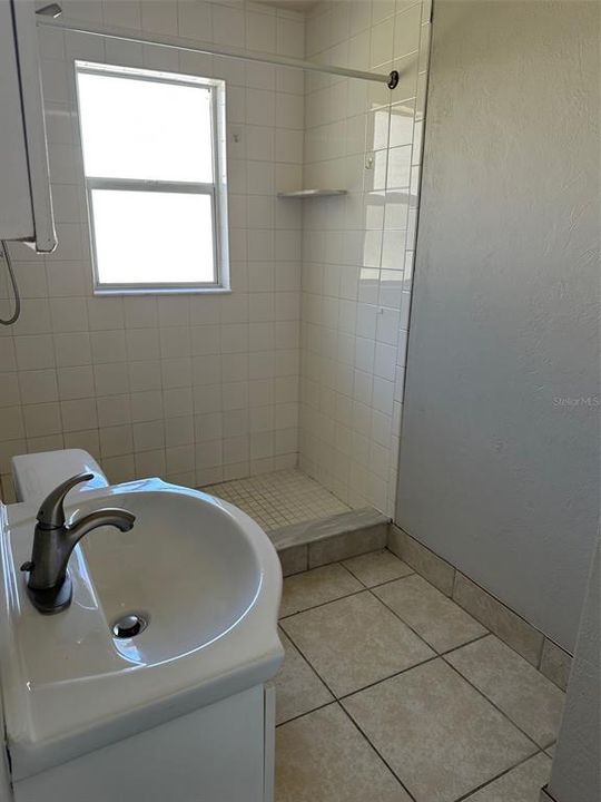 Под контрактом: $284,900 (4 спален, 3 ванн, 2103 Квадратных фут)