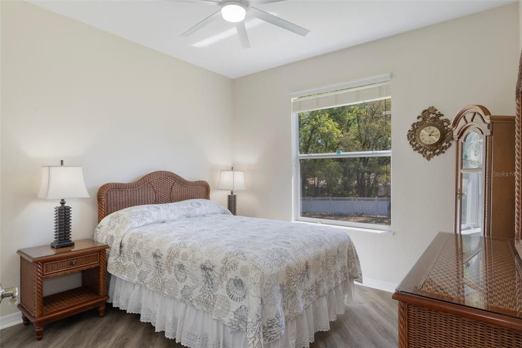 合同活跃: $351,500 (3 贝兹, 2 浴室, 2076 平方英尺)