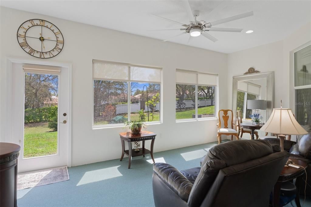 合同活跃: $351,500 (3 贝兹, 2 浴室, 2076 平方英尺)