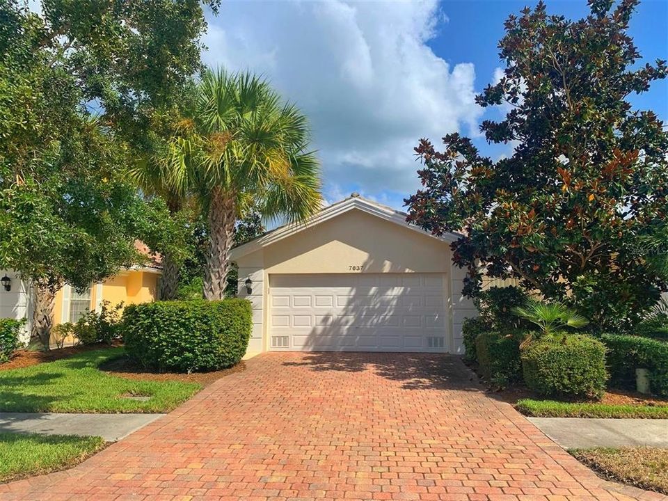 Recently Rented: $2,395 (2 beds, 2 baths, 1693 Square Feet)