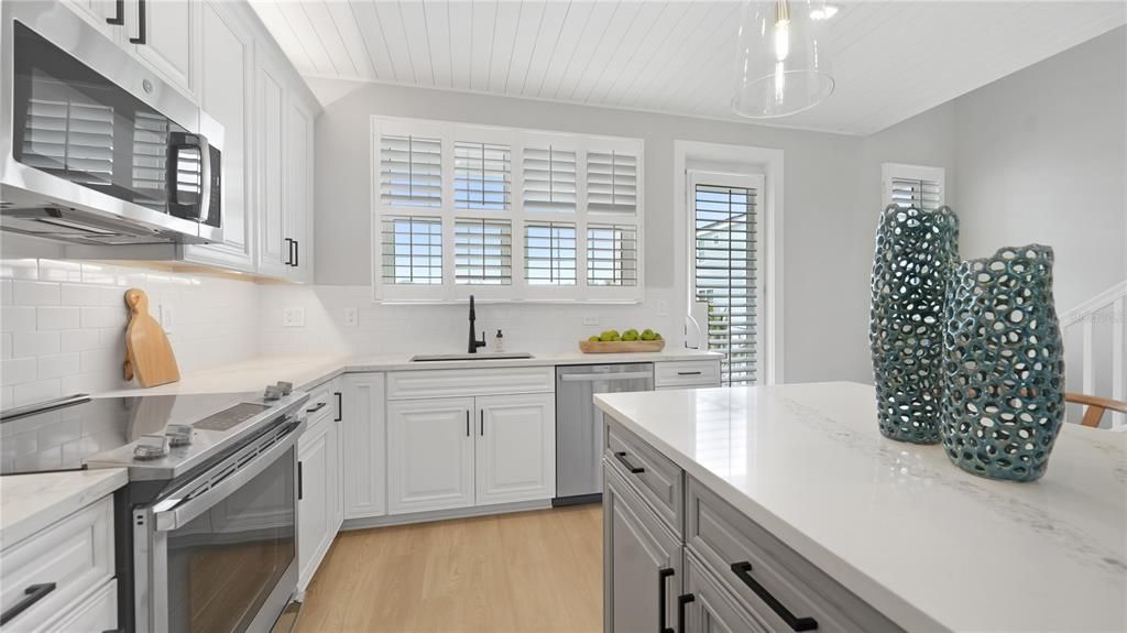 Active With Contract: $1,690,000 (3 beds, 2 baths, 1683 Square Feet)