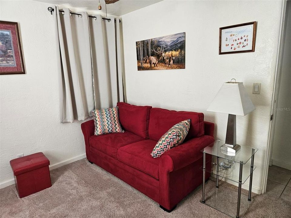 待售: $325,000 (2 贝兹, 1 浴室, 942 平方英尺)