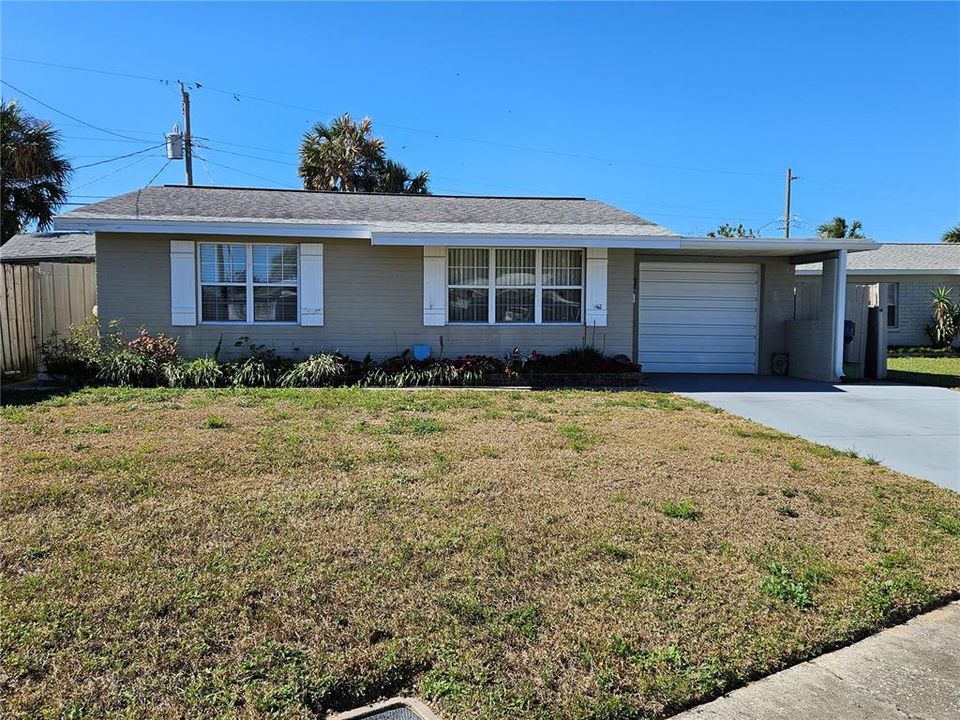 待售: $325,000 (2 贝兹, 1 浴室, 942 平方英尺)