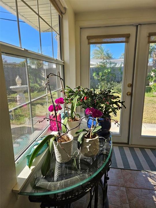 待售: $325,000 (2 贝兹, 1 浴室, 942 平方英尺)