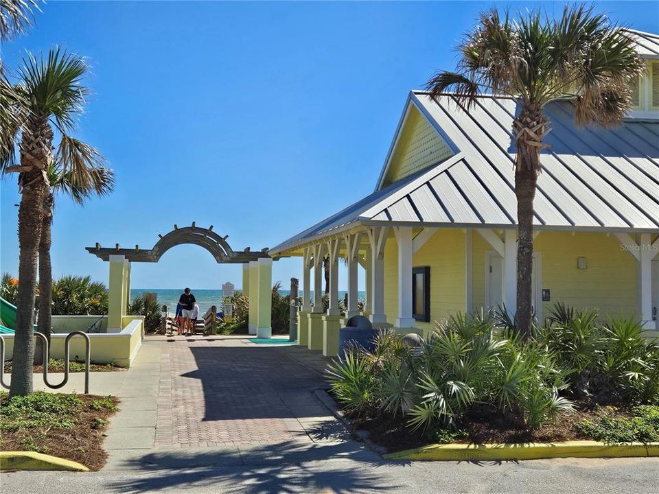 待售: $325,000 (2 贝兹, 1 浴室, 942 平方英尺)