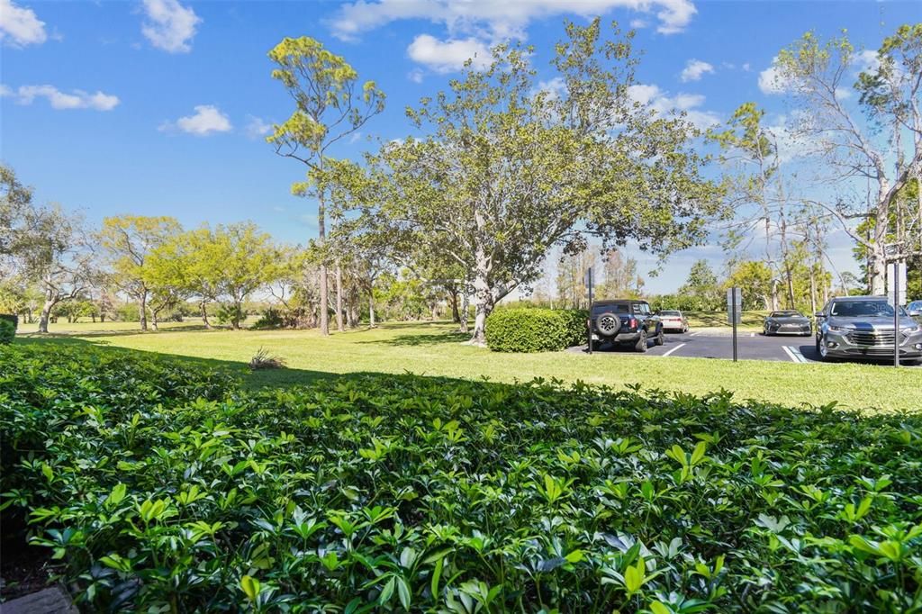 For Sale: $215,000 (1 beds, 1 baths, 610 Square Feet)