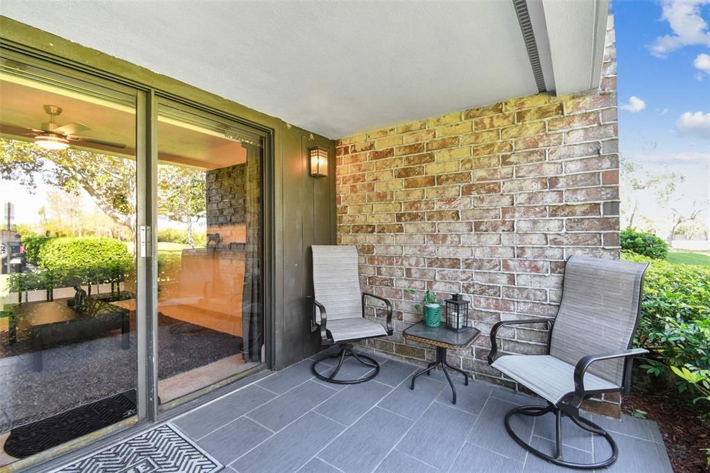 For Sale: $215,000 (1 beds, 1 baths, 610 Square Feet)