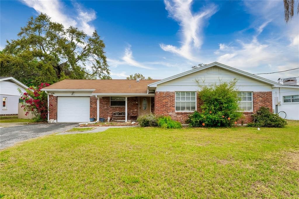 Recently Sold: $400,000 (3 beds, 2 baths, 1467 Square Feet)