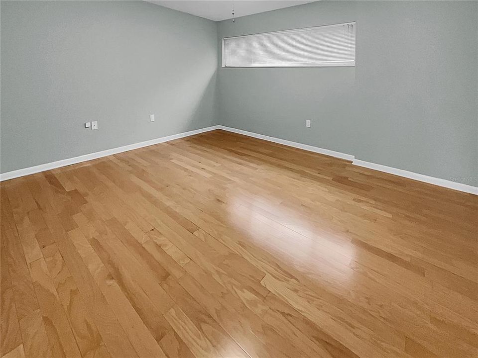 For Sale: $259,000 (2 beds, 2 baths, 1993 Square Feet)