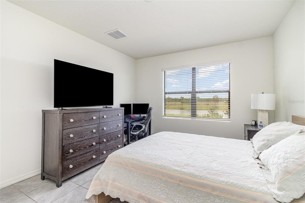 En Venta: $360,000 (4 camas, 2 baños, 1918 Pies cuadrados)