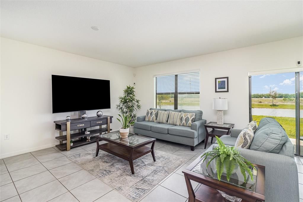 En Venta: $360,000 (4 camas, 2 baños, 1918 Pies cuadrados)