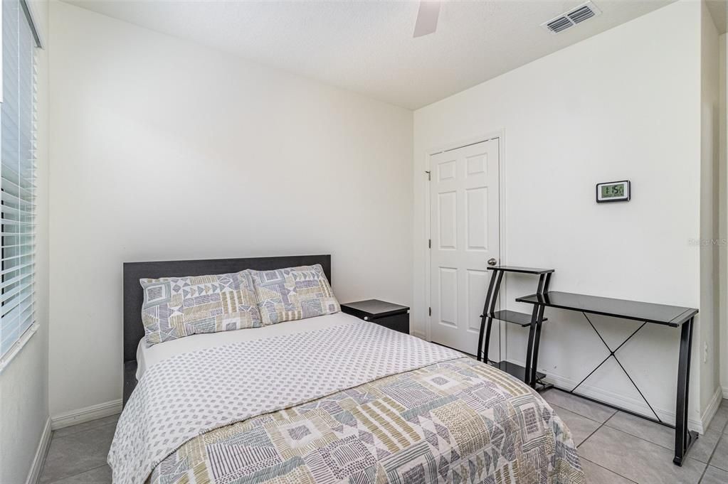 En Venta: $360,000 (4 camas, 2 baños, 1918 Pies cuadrados)