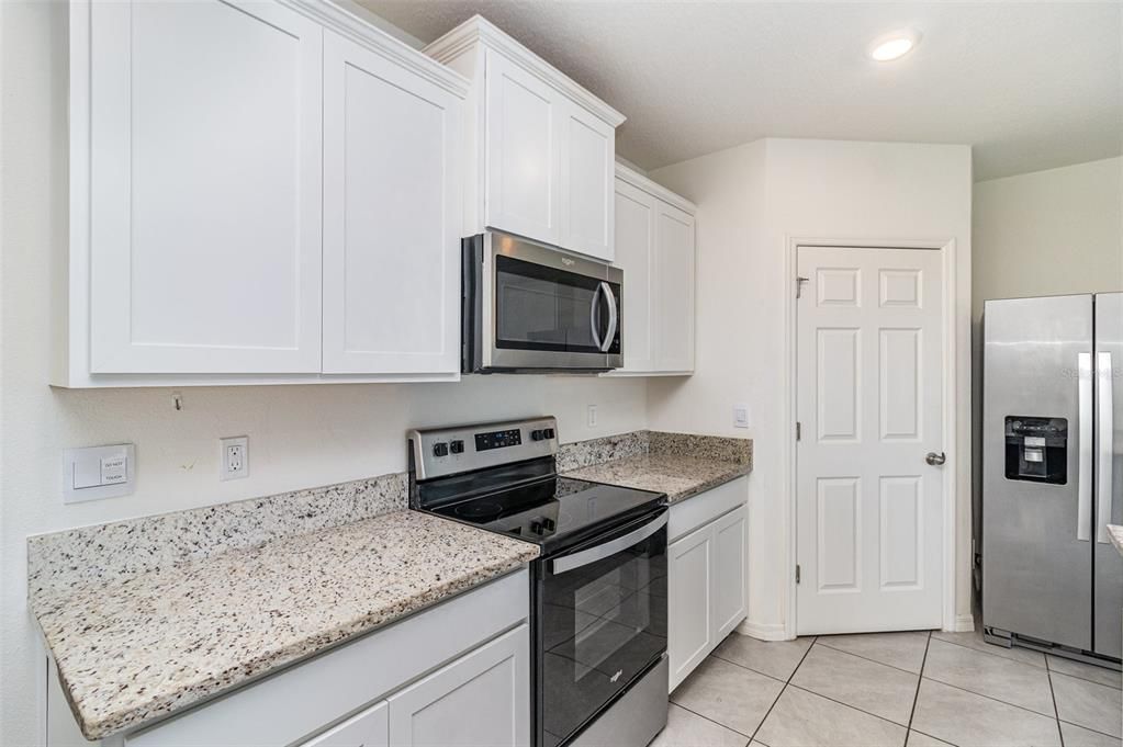 En Venta: $360,000 (4 camas, 2 baños, 1918 Pies cuadrados)