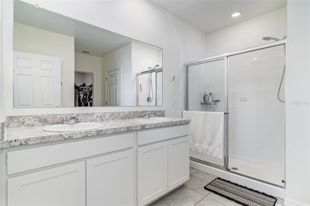 En Venta: $360,000 (4 camas, 2 baños, 1918 Pies cuadrados)