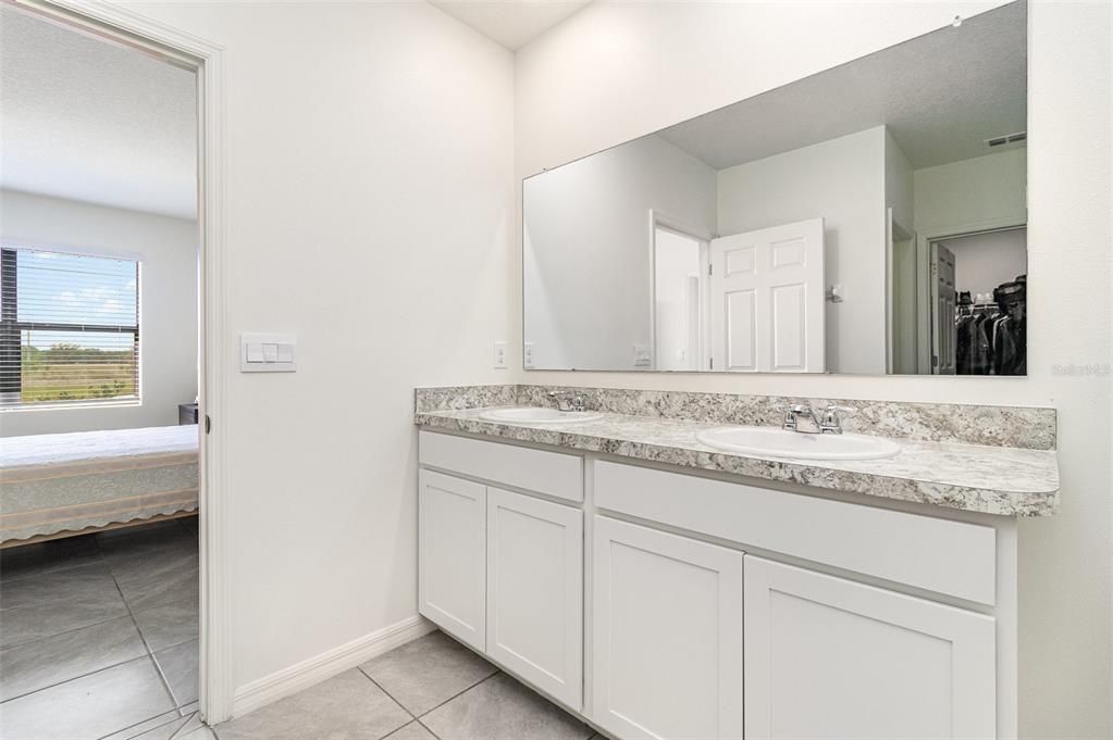 En Venta: $360,000 (4 camas, 2 baños, 1918 Pies cuadrados)