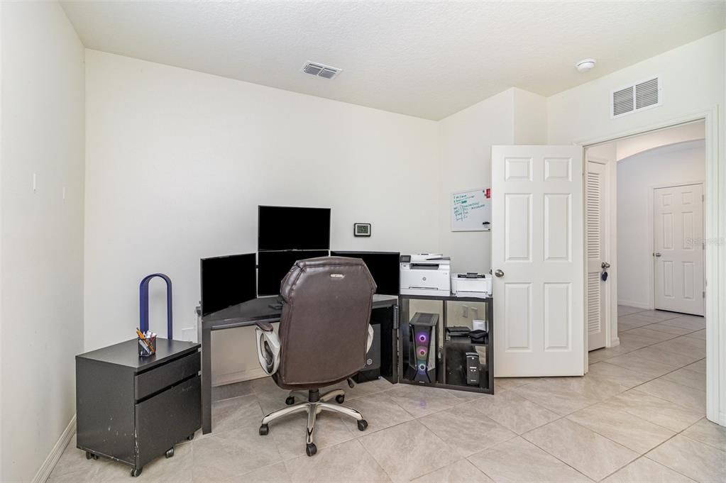 En Venta: $360,000 (4 camas, 2 baños, 1918 Pies cuadrados)