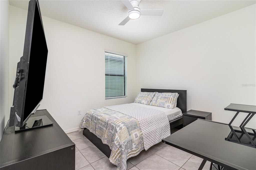 En Venta: $360,000 (4 camas, 2 baños, 1918 Pies cuadrados)