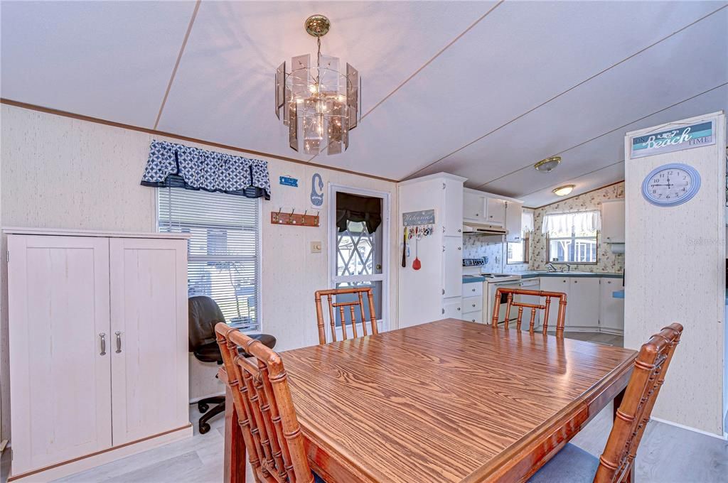 待售: $142,900 (2 贝兹, 2 浴室, 960 平方英尺)