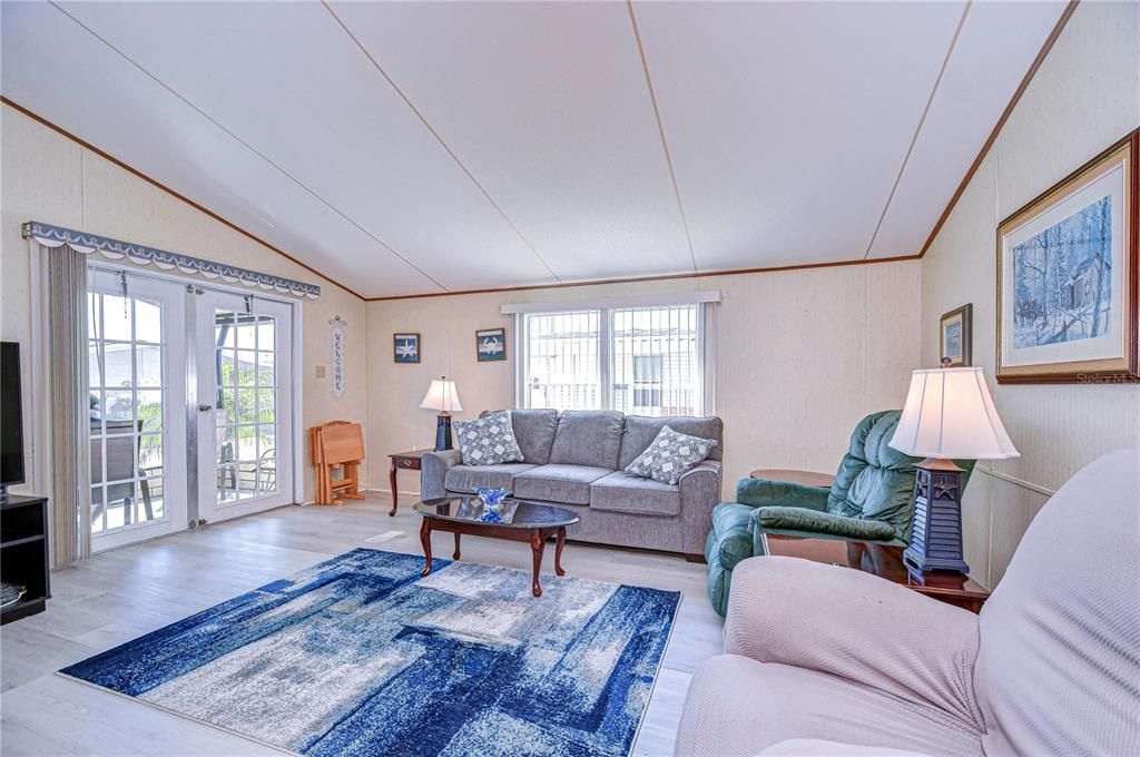 待售: $142,900 (2 贝兹, 2 浴室, 960 平方英尺)