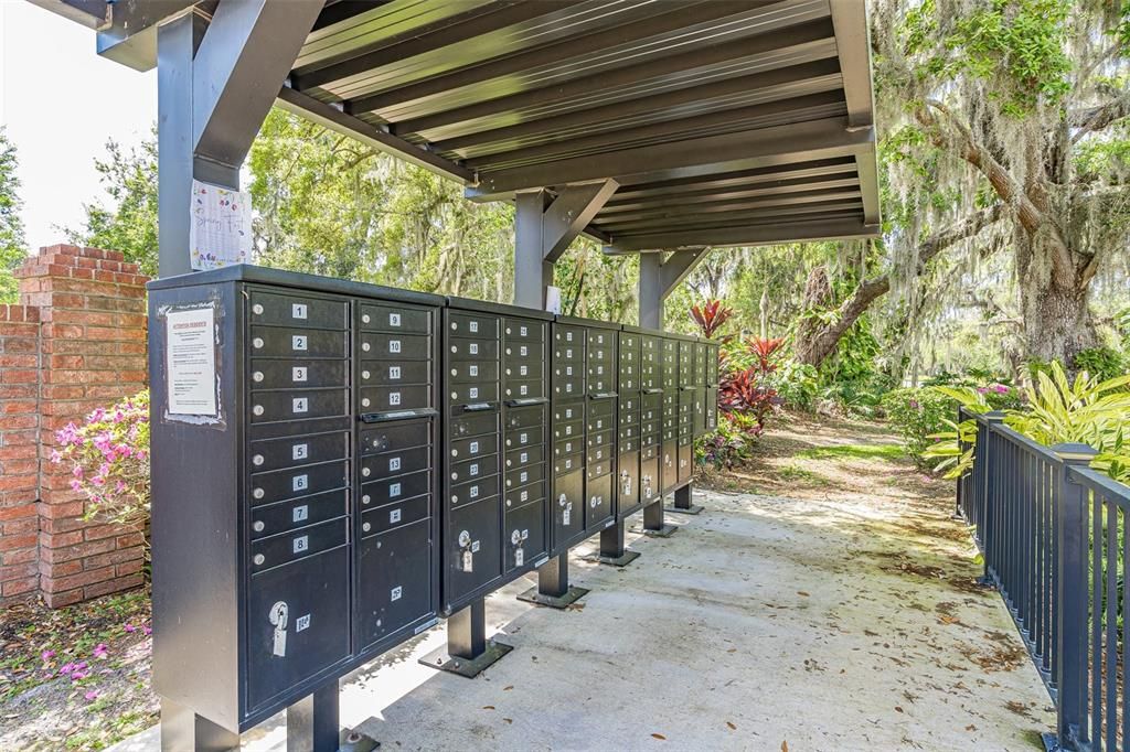 На продажу: $217,500 (0.52 acres)