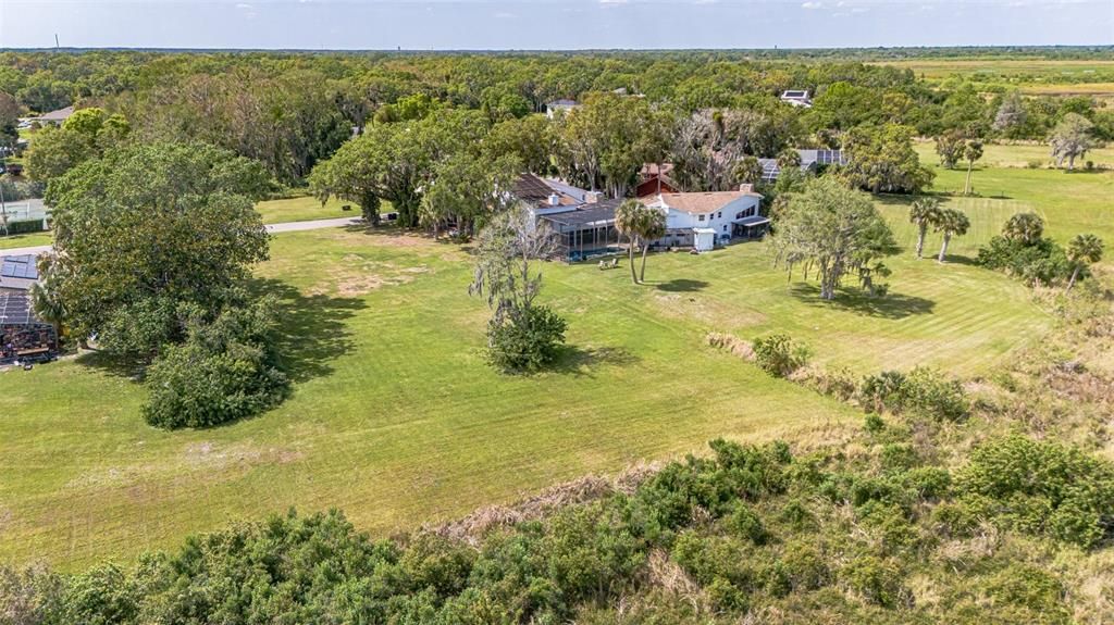 На продажу: $217,500 (0.52 acres)